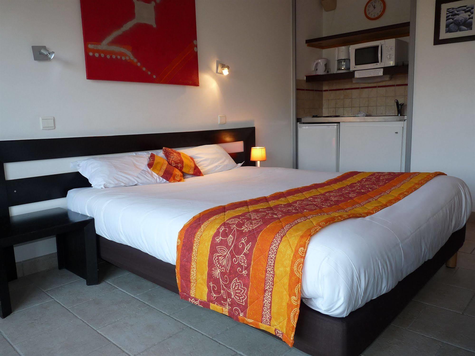 Aparthotel Residel 2*